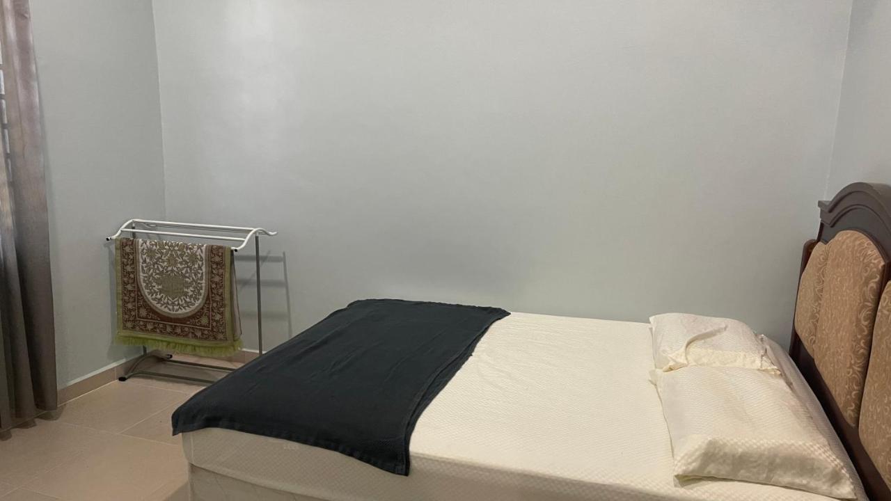 Nikmat Homestay Riyadh Kampong Tuan Mandak Exteriör bild