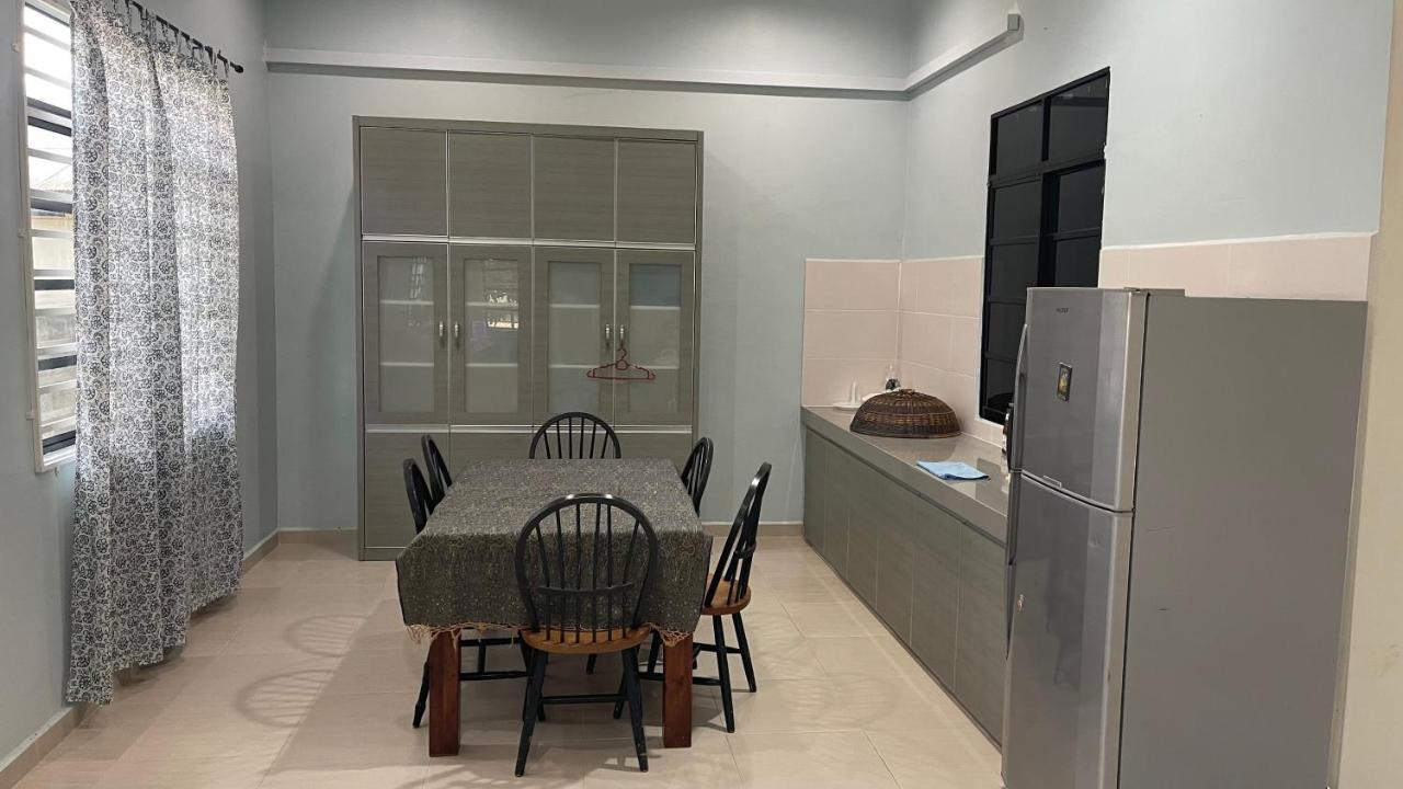 Nikmat Homestay Riyadh Kampong Tuan Mandak Exteriör bild