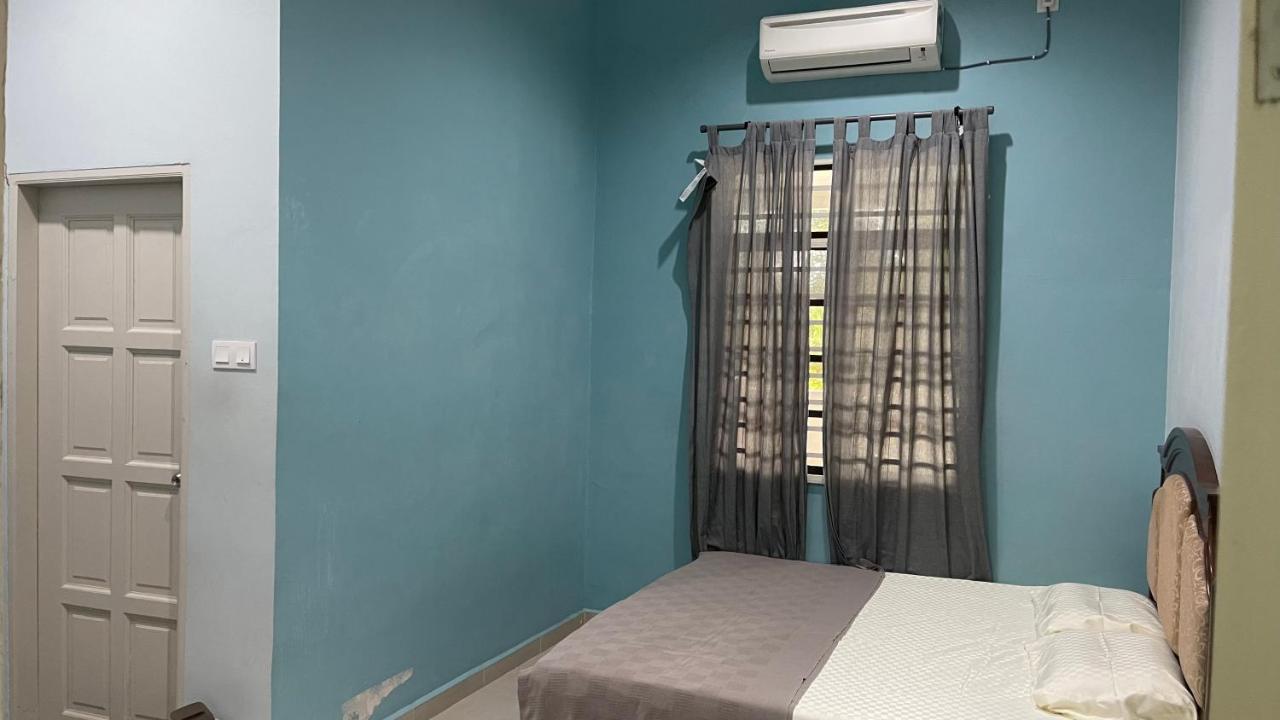 Nikmat Homestay Riyadh Kampong Tuan Mandak Exteriör bild