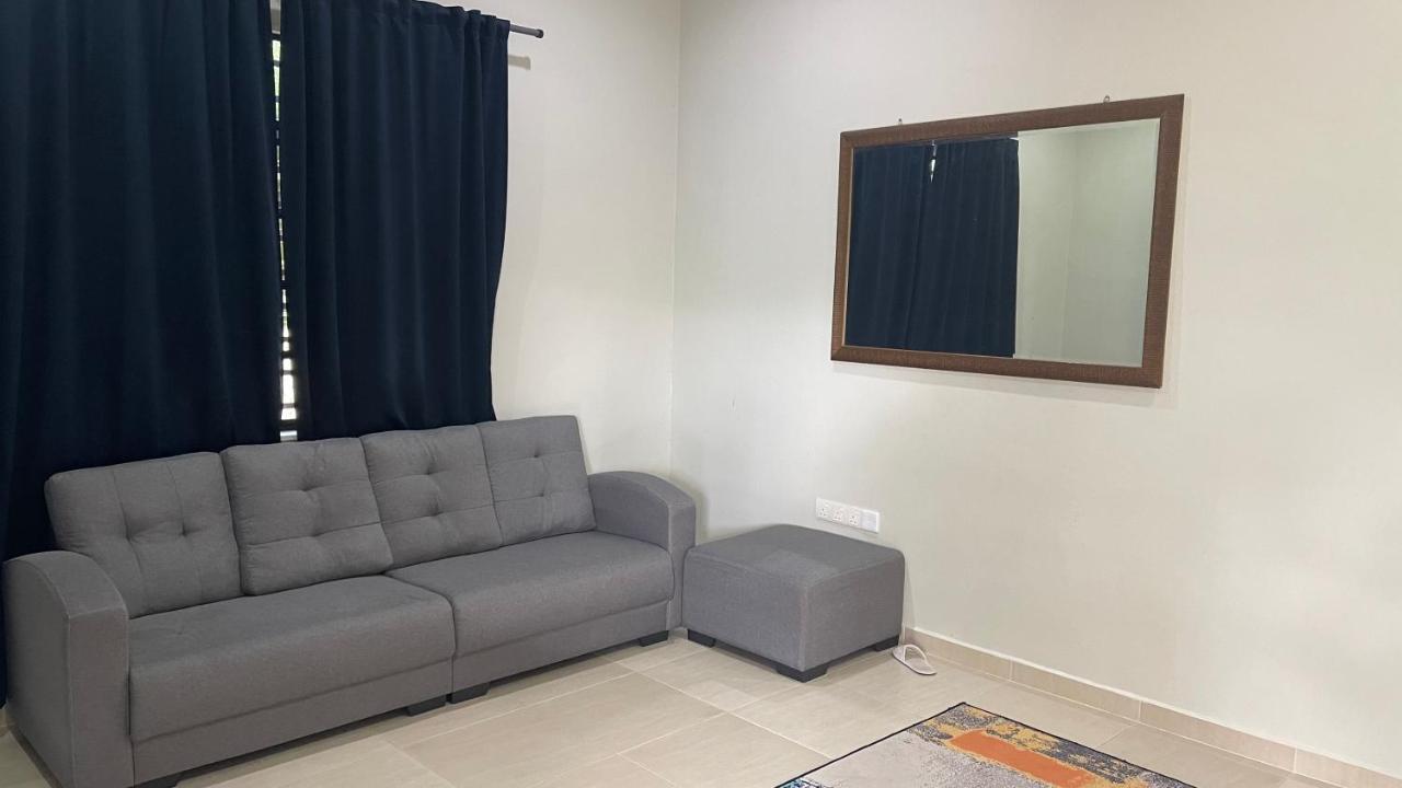 Nikmat Homestay Riyadh Kampong Tuan Mandak Exteriör bild